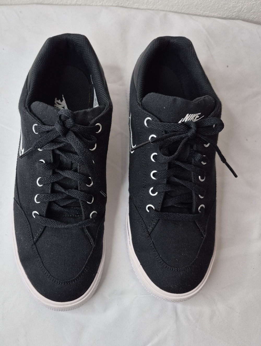 Nike Men’s Black Canvas Low-Top Sneakers